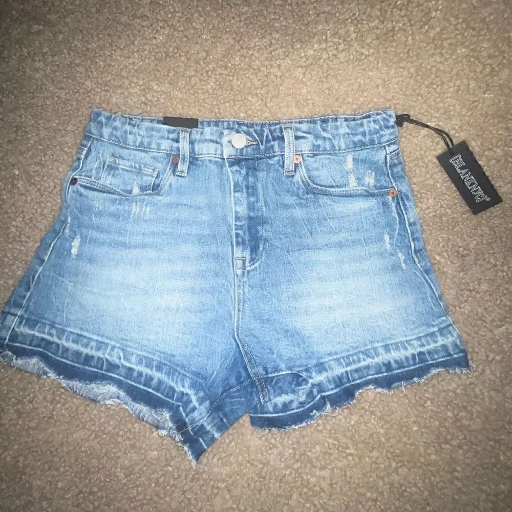 NWTs Blank NYC The Lenox High Rise So Yesterday Cutoff Denim Shorts